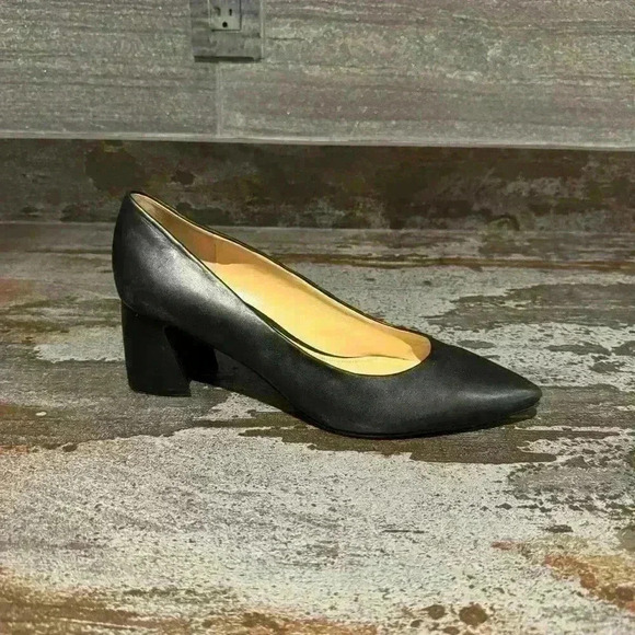 Marc Fisher London Black Thick Heel Women’s 9 Like New - Picture 2 of 3